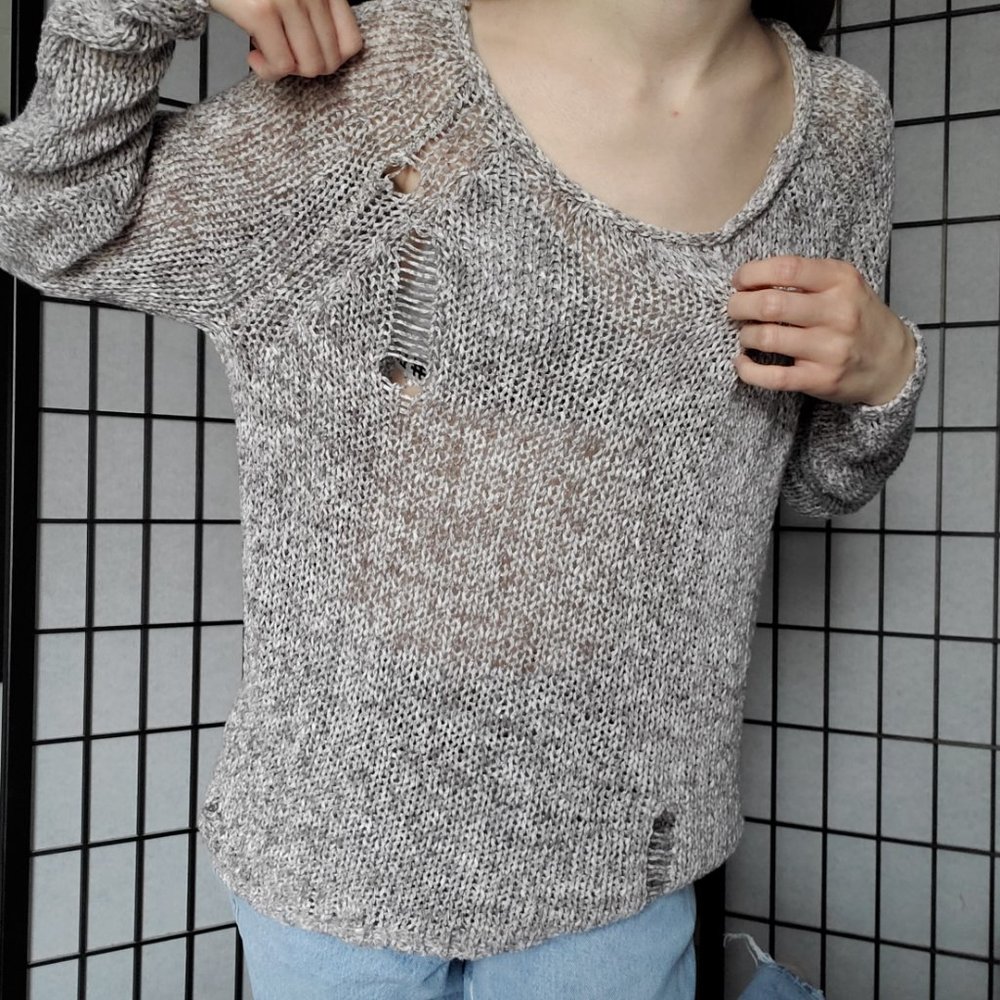 Distressed Sweater - Picture 3 of 4
